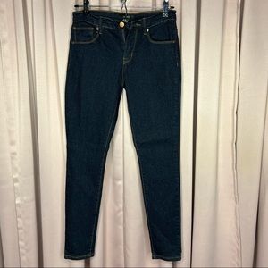 Dark wash skinny jean jegging
